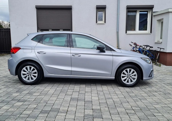 Seat Ibiza cena 53999 przebieg: 51000, rok produkcji 2019 z Lipiany małe 562